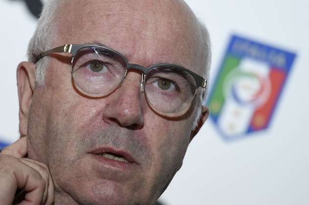 Dimite Carlo Tavecchio, presidente de la Federación Italiana de Fútbol