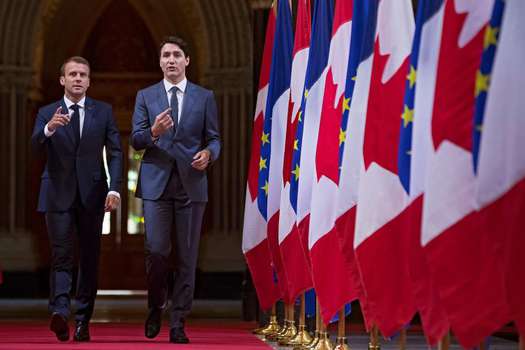 Emmanuel Macron, presidente de Francia, y Justin Trudeau, primer ministro canadiense. / EFE