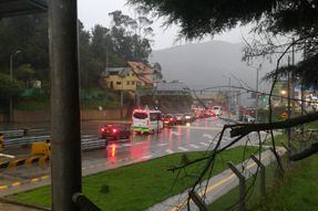 Anuncian cierre total de la vía a La Calera por fuertes lluvias