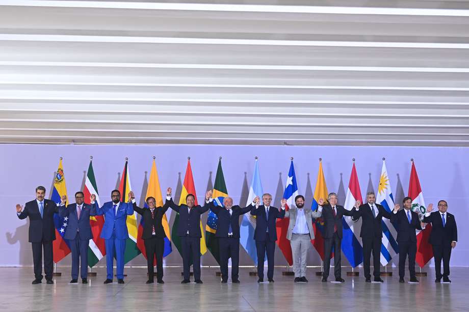Todos los presidentes de Latinoamérica se reunieron en Brasilia para tratar temas regionales.
