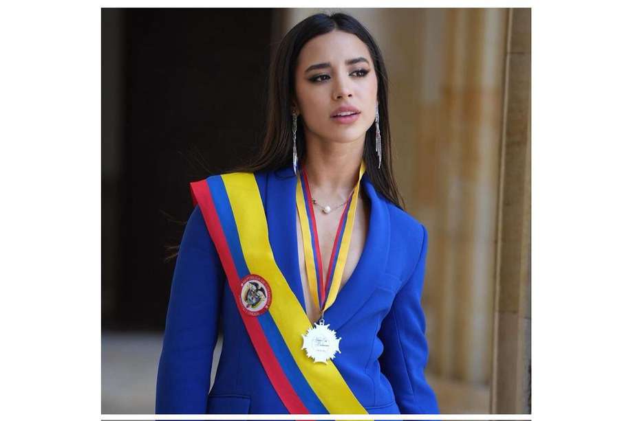 Tammy Parra, de 22 años, luego de ser condecorada en el Congreso de la República de Colombia.