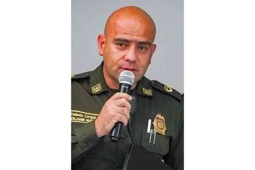 El teniente coronel Benjamín Núñez habría viajado a México, justamente un día antes de conocer que la Policía había ordenado su suspensión.