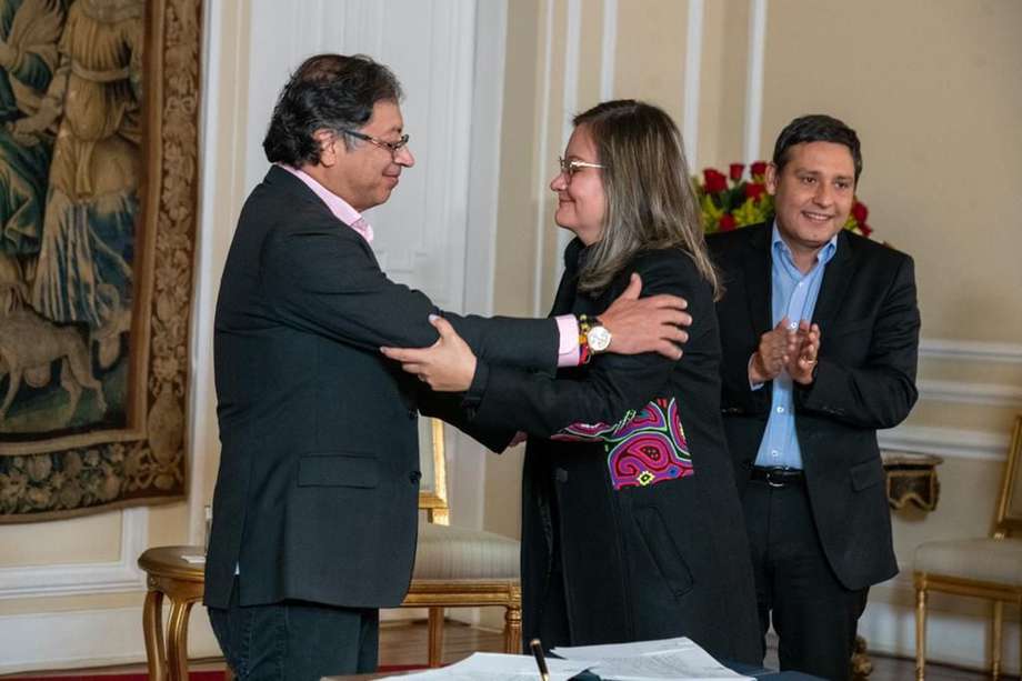 La abogada Cielo Rusinque, hoy al ser posesionada por el presidente Petro como directora del Departamento de Prosperidad Social.