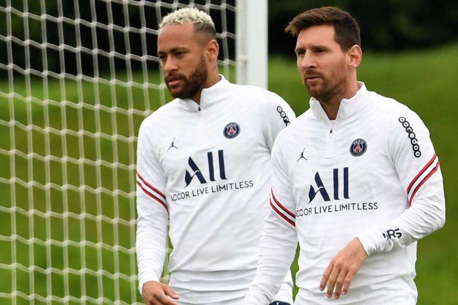 Messi y Neymar, juntos en un entrenamiento de PSG. Ninguno de los dos fue convocado para el próximo partido del equipo.