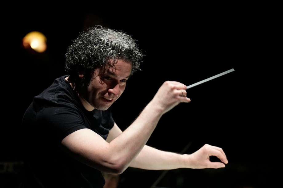 El músico venezolano aseguró vivir con "alegría y emoción" su nuevo nombramiento para continuar el legado de "grandes maestros como Gustav Mahler, Arturo Toscanini y Leonard Bernstein".