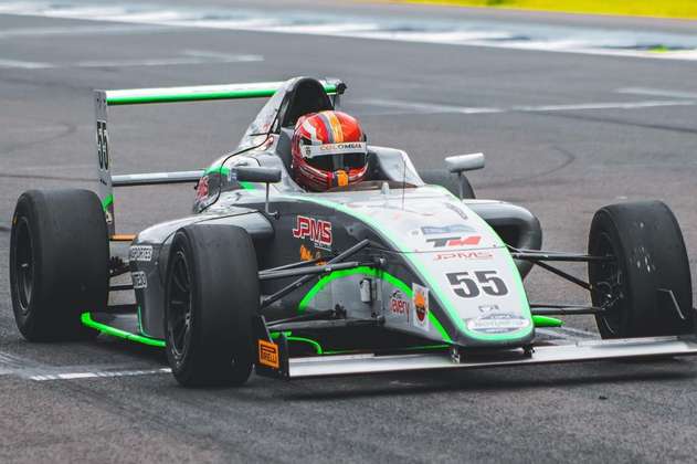 Juan Felipe Pedraza se coronó campeón en el NACAM en México de Fórmula 4