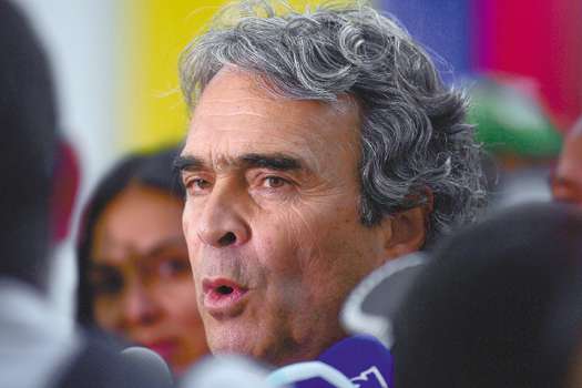 Sergio Fajardo, precandidato presidencial, incribe su candidatura