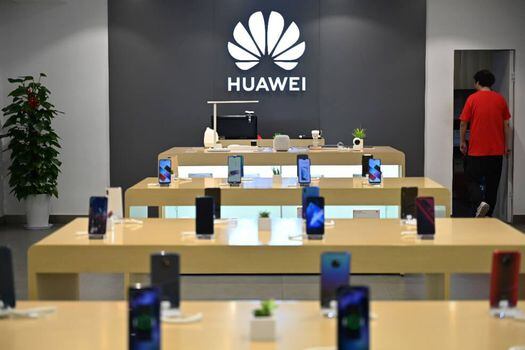 En el segundo trimestre Huawei elevó un 8,3 % su venta mundial de celulares y alcanzó la cifra más alta jamás lograda en China. / AFP. 