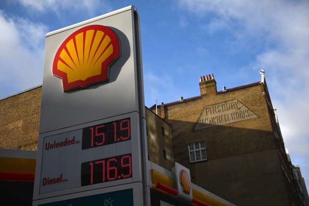 Histórica demanda busca que petrolera Shell se tome en serio la transición energética