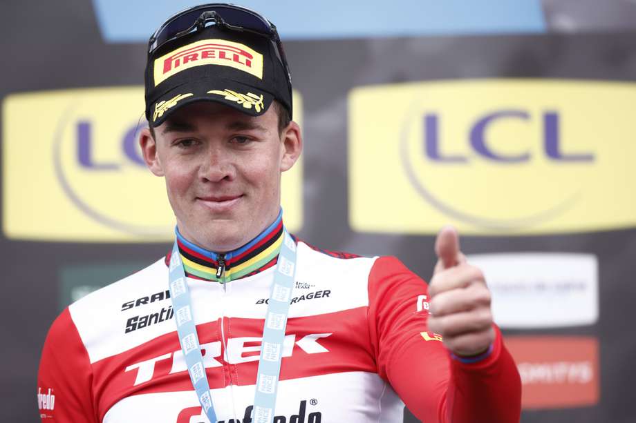 El ciclista danés Mads Pedersen del Trek Segafredo celebra su triunfo en la segunda etapa de la París Niza.