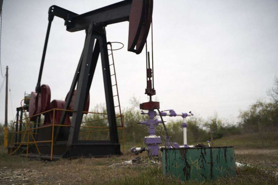 El precio del petróleo a la espera de que bajen las tensiones en el Medio Oriente.