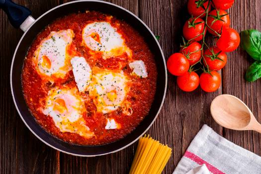 Tomates y huevos: una opción fácil para preparar en la cena