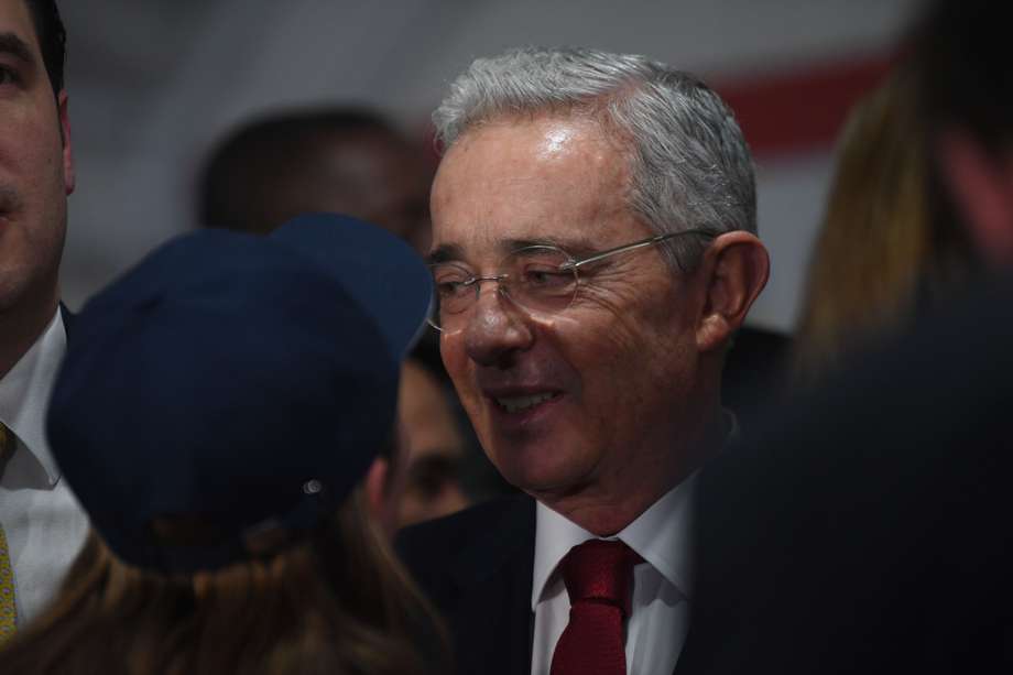 La Fiscalía pidió que se precluya el proceso en contra del expresidente Álvaro Uribe. 
