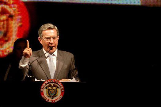 Uribe encarna y representa lo contrario a cualquier ilegalidad: Centro Democrático