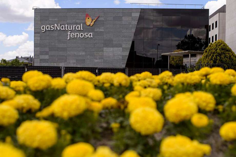 A picture taken on June 1, 2014 shows Spanish utility Gas Natural Fenosa's headquarters in Madrid. Prime Minister Mariano Rajoy on May 31, 2014 announced a new stimulus plan to boost Spain's competitiveness, including 6.3 billion euros ($8.6 billion) of investments and a cut in corporate tax.    AFP PHOTO/ DANI POZO / AFP PHOTO / DANI POZO