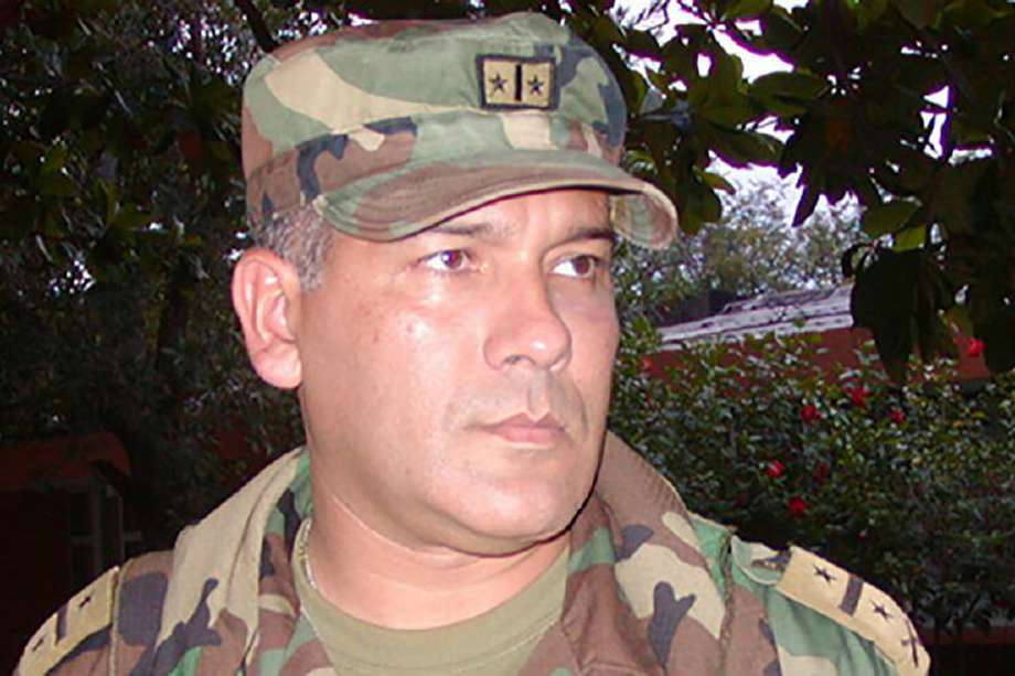 El coronel en retiro Publio Hernán Mejía Gutiérrez, fue condenado a 14 años por alianzas con paramilitares. En 2017 quedó libre luego de acogerse a la JEP. 
