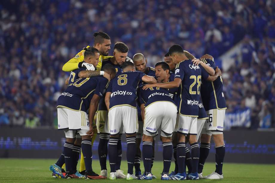 Formación y celebración de los jugadores de Millonarios al quedar campeón de la Superliga Betplay 2024 ante Júnior.