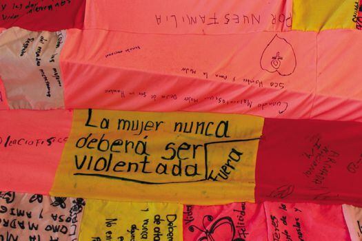 La colcha es una construcción colectiva en proceso de la que participarán mujeres de Guapi, Timbiquí y López de Micay. / María Camila Ramírez