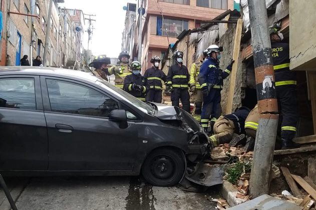 Un vehículo particular se estrelló contra una vivienda al norte de Bogotá
