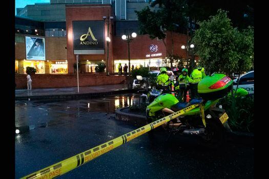 El atentado al centro comercial Andino ocurrió el 17 de junio de 2017, a las 5:00 p.m. cuando un artefacto explosivo detonó en el baño de mujeres.