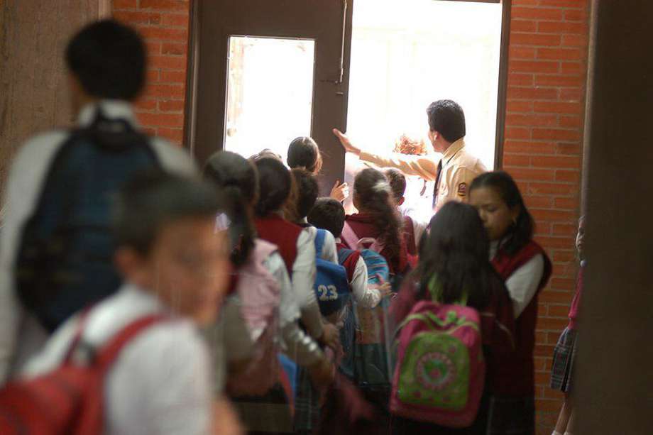 Investigan docentes de Cundinamarca por falsificar certificados