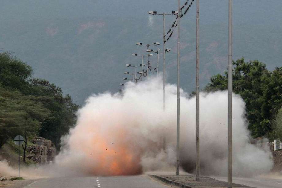 Una pequeña explosión se produjo cuando fue desactivada una bomba en Cúcuta. /AFP
