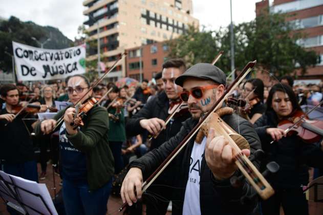 Más de 300 músicos protagonizan el plantón sinfónico en Bogotá 