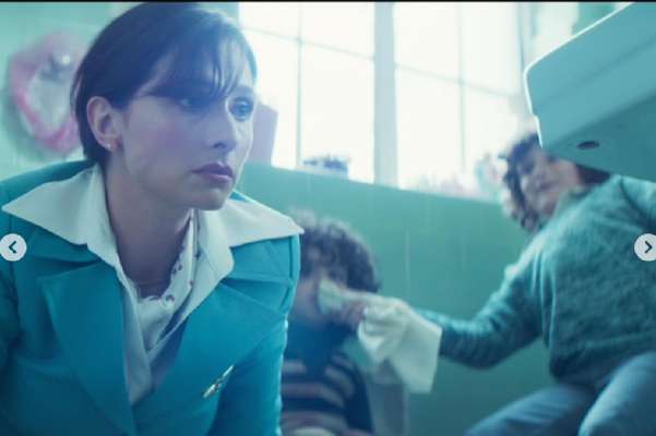 Mónica Lopera en 'Secuestro del vuelo 601' en Netflix.
