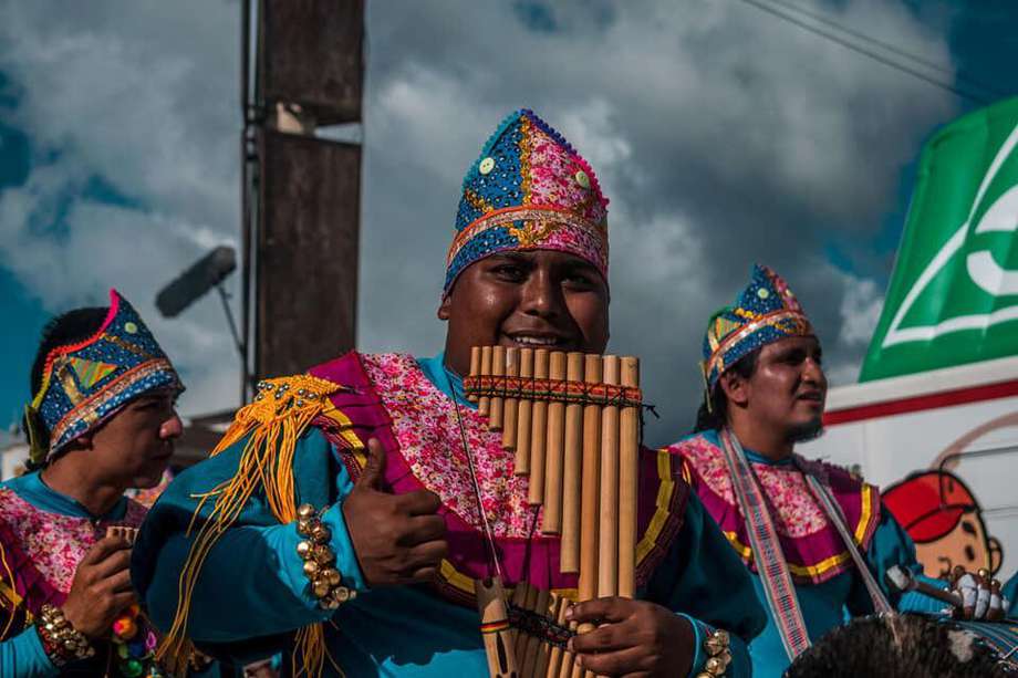 En este capítulo de hoy 15/30 habla sobre las ferias y fiestas culturales en Colombia.
