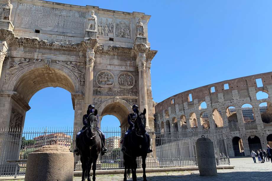 Vista del Coliseo de Roma, que reabre tras casi tres meses de cierre por él coronavirus.