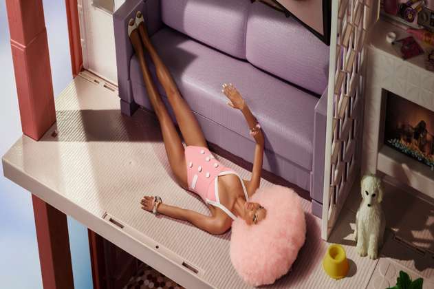 Balmain x Barbie, la colección cápsula disponible en físico y en NFT