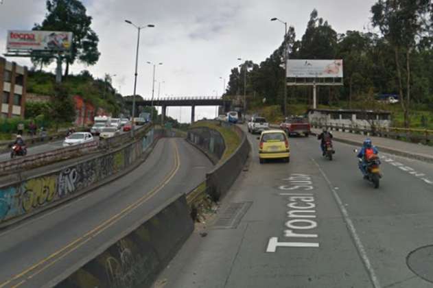 Mujer se habría lanzado desde un puente peatonal en el norte de Bogotá