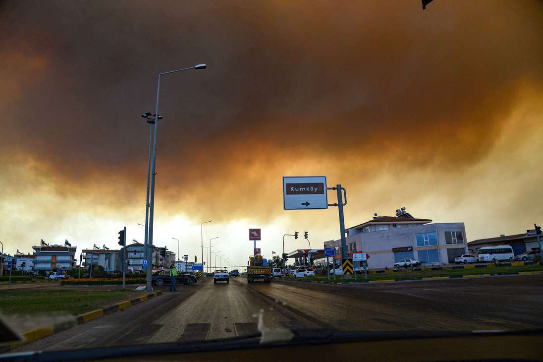 El municipio turco de Mugla informó que se quemaron unas 55.000 hectáreas, más del doble del área quemada en toda Turquía el año pasado, según datos de Reuters.