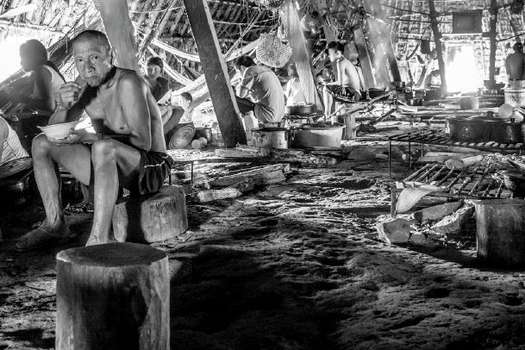 El pueblo barí, en el Catatumbo, está en medio del narcotráfico y el silenciamiento. Esta es una de las fotos de la exposición. / Camilo Ara - CNMH