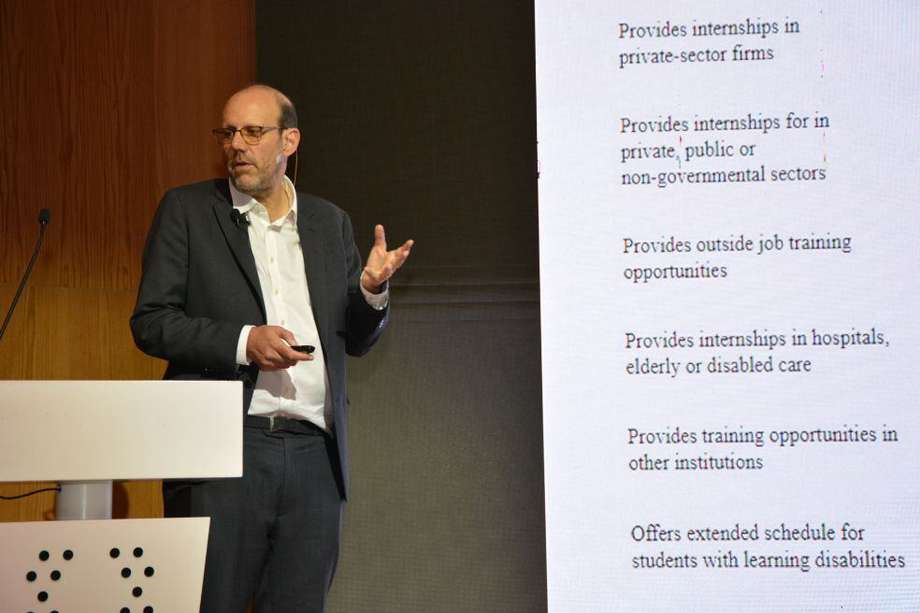 Michael Kremer, Nobel de Economía en 2019, durante el evento “¿Cómo transformar la educación en Colombia? Un reto colectivo”