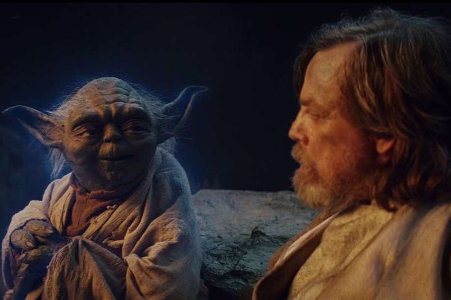 Yoda y Luke Skywalker durante una escena de la saga de "Star Wars".