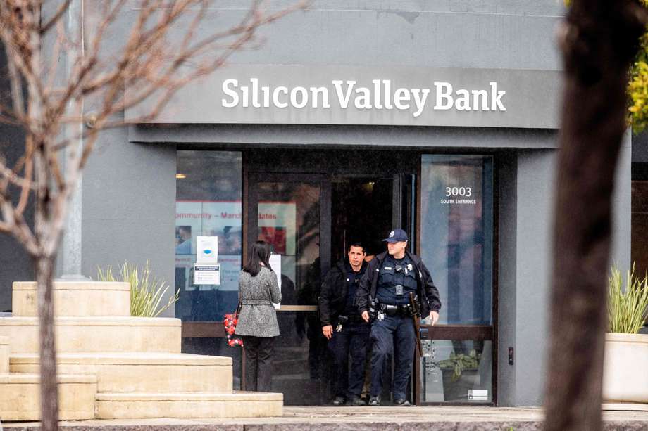 Lo que contribuyó al derrumbe de Silicon Valley Bank fue un tradicional pánico bancario, detonado en 2021 por una serie de malas decisiones.