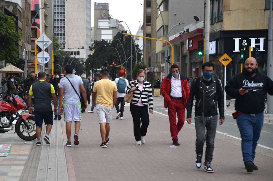 Según la Secretaría de Movilidad, en Bogotá se realizan más de tres millones de viajes peatonales al día, / Óscar Pérez