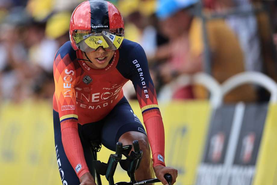 Egan Bernal en la etapa 16 del Tour de Francia 2023, una contrarreloj que tuvo como vencedor al danés Jonas Vingegaard.