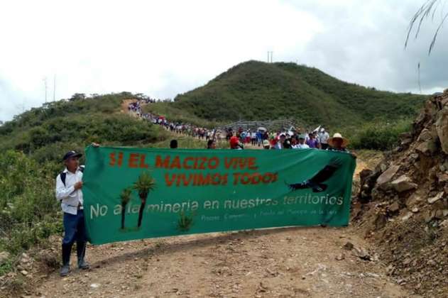 Campesinos e indígenas del Cauca exigen que empresas mineras abandonen el territorio