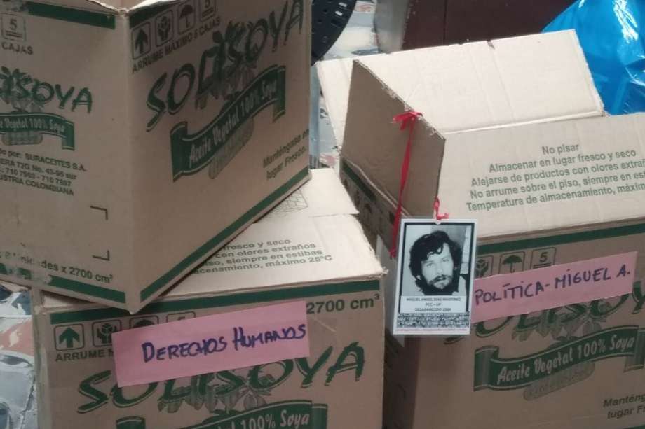 Cajas con los folios de los procesos civiles y penales por la desaparición forzada de Miguel Ángel Díaz, perpetrada por agentes de Estado en septiembre de 1984.