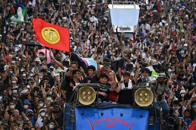 En fotos: En Tailandia no cesan las protestas y piden limitar el poder del rey