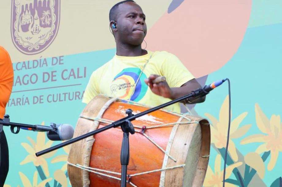 Lisandro Vallecilla tocaba percusiones con el grupo Canalón de Timbiquí