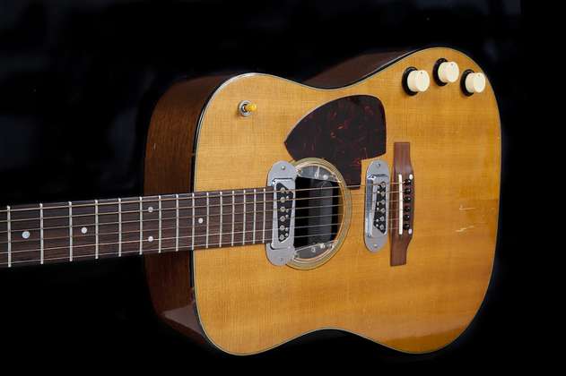 La guitarra de Kurt Cobain fue subastada en 6 millones de dólares