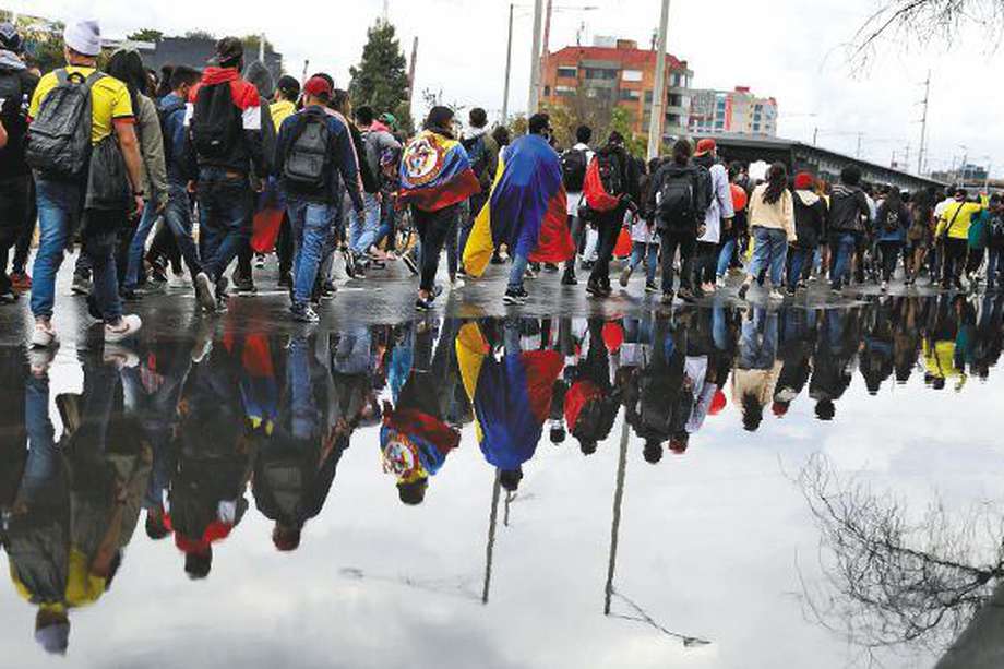 Nueva jornada de manifestaciones del paro nacional este 25 de noviembre. (AP Photo/Fernando Vergara)
