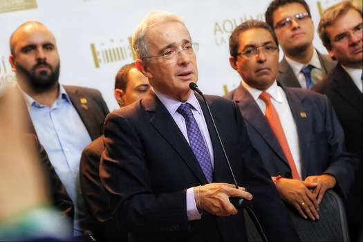 Álvaro Uribe insistió en sus diferencias con la JEP. / Prensa Senado