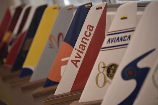 En el Centro de Mantenimiento y Reparación (MRO) de Avianca en Rionegro, la aerolínea realiza el cambio de sillas, la reubicación de los baños y el galley, con estas adecuaciones, los aviones pasarán de tener 150 asientos a contar con 180: 12 Premium, 60 Plus y 108 Economy.