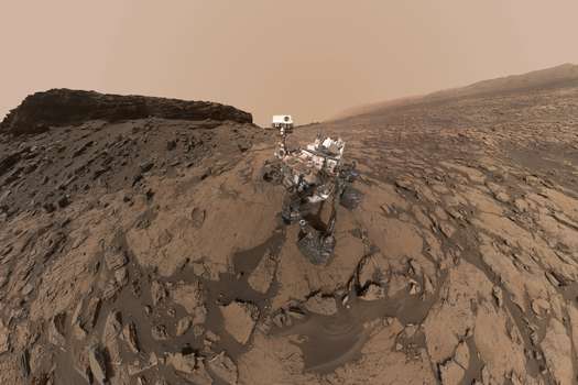 Autorretrato del rover Curiosity cerca del Monte Sharp de Marte, el 3 de octubre de 2016.