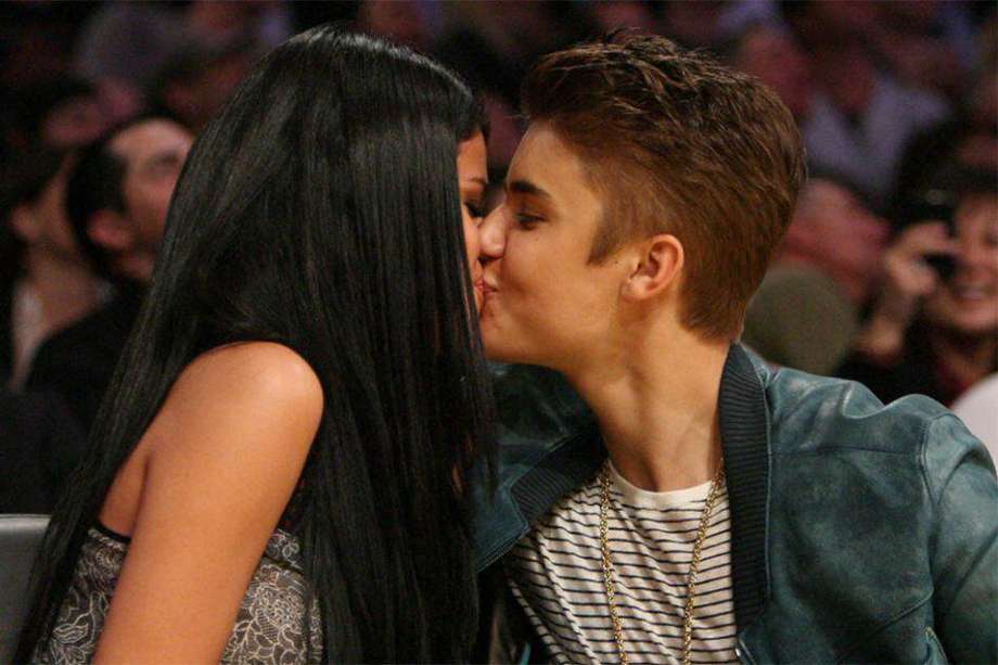 Selena Gomez y Justin Bieber, durante su anterior relación. / Bang Showbiz