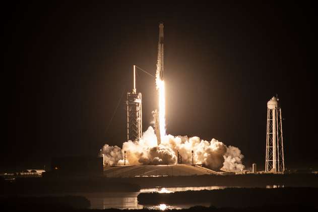 SpaceX lanzó misión tripulada con cuatro astronautas hacia la Estación Espacial Internacional